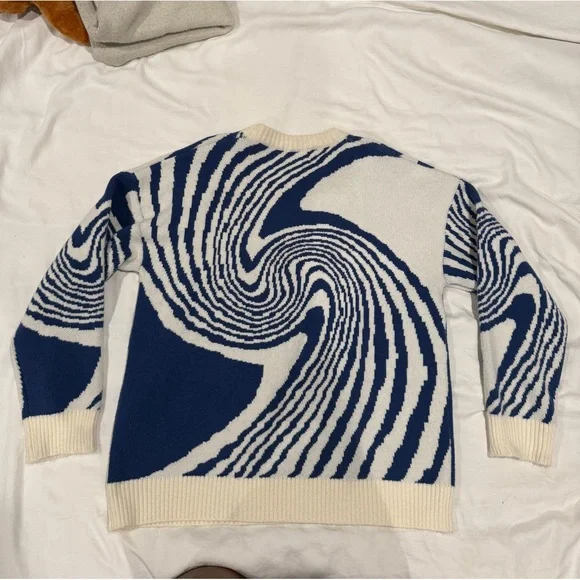 Blue and Cream Swirl Pattern Sweater - Picture 2 of 2